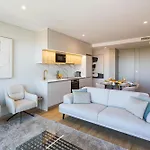 Modern Porto Retreat By Hostwise Vila Nova de Gaia