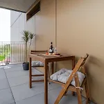 Modern Porto Retreat By Hostwise