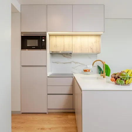 Modern Porto Retreat By Hostwise