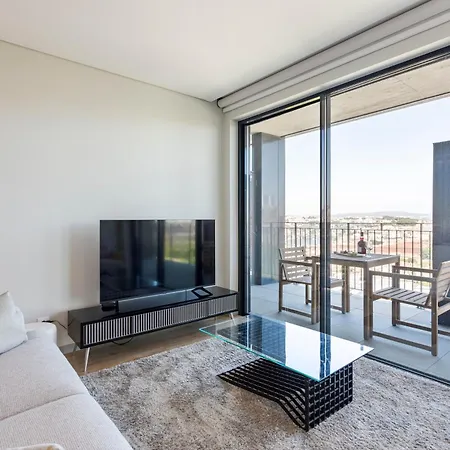 Modern Porto Retreat By Hostwise