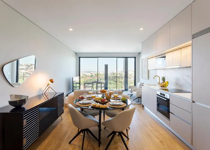 Modern Porto Retreat By Hostwise Appartamento